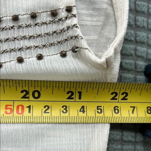 Embroidered White Top - Picture 6 of 7